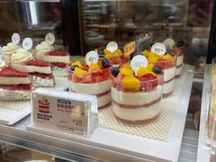 -85度C(生甜甜圈研究工坊·上海松江人民北路店)