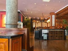 -八府香鸭·啫啫煲(华山路店)