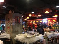 大堂-鲜入围煮花胶鸡海鲜火锅