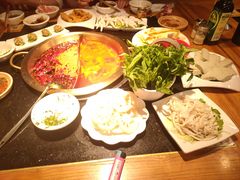 -潮火锅·麻辣牛肉火锅(观音桥方圆·LIVE店)