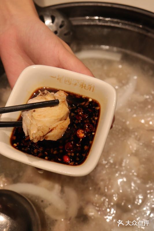 确实吃上去和平时 吃的鸡肉口感不一样