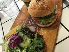 迷你鹅肝牛肉芝士汉堡-MIKAKU(万达广场上海宝山店)