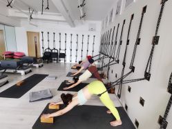 -OM瑜伽教练培训学院