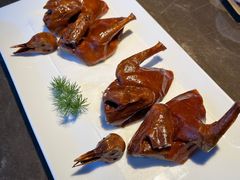 脆皮乳鸽-新荣记(BFC外滩金融中心店)
