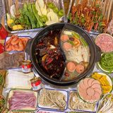 老成都都喜欢的砂锅串串｜满满都是小时候的味道🍢