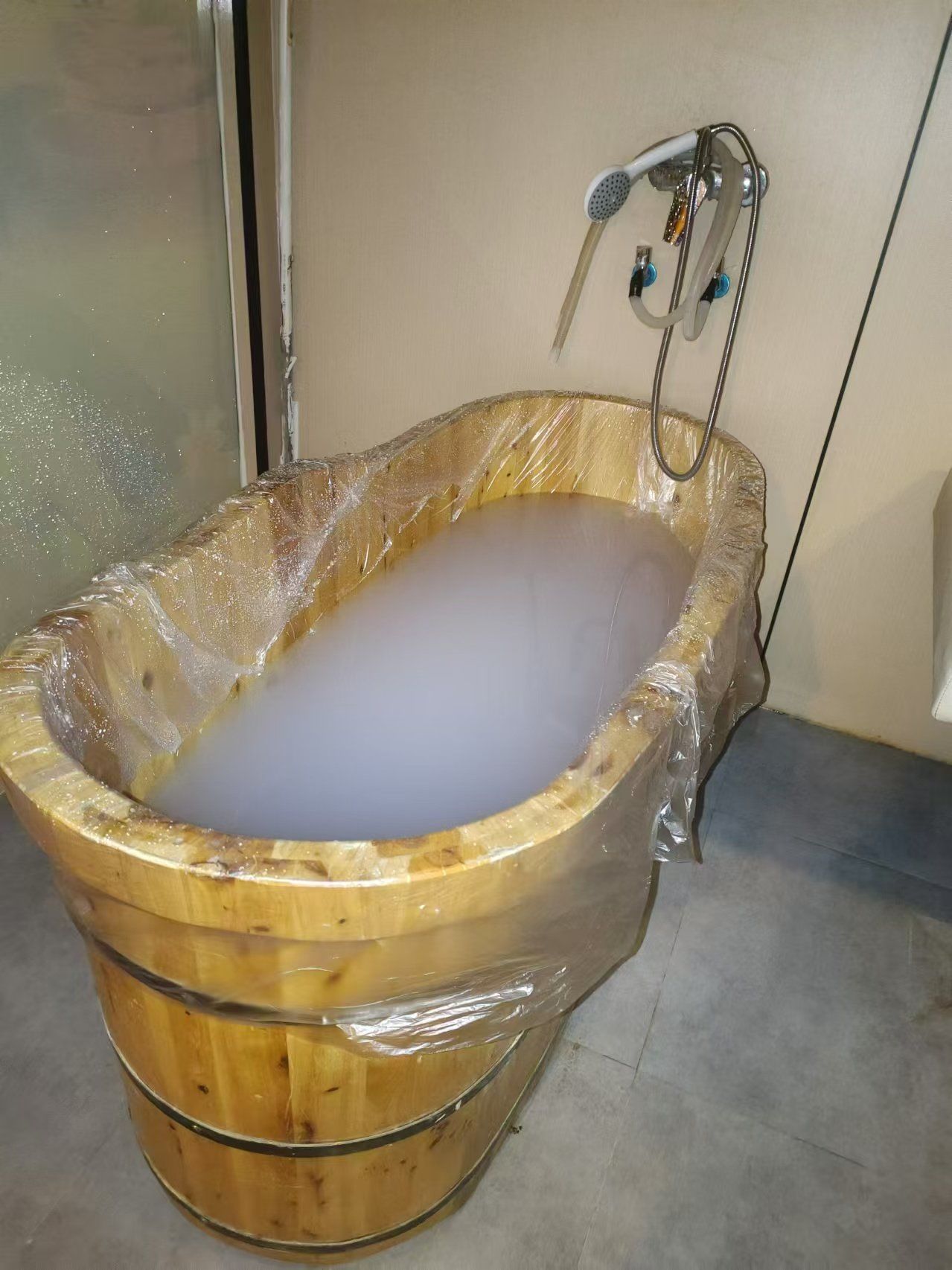 n\n门牌比较小,差点就走过了,泡澡的地方环境还行,不