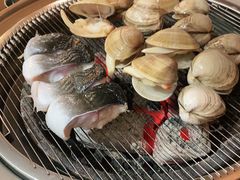 -围炉肉舍•炭烤活鳗•丹东海鲜烤肉(步行街店)