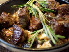 黑蒜菌菇牛肉粒-幸薈飯堂