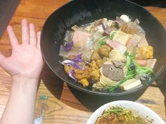 -万记麻辣烫国展总店