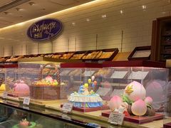 面包甜点陈列柜-老佛爷饼店