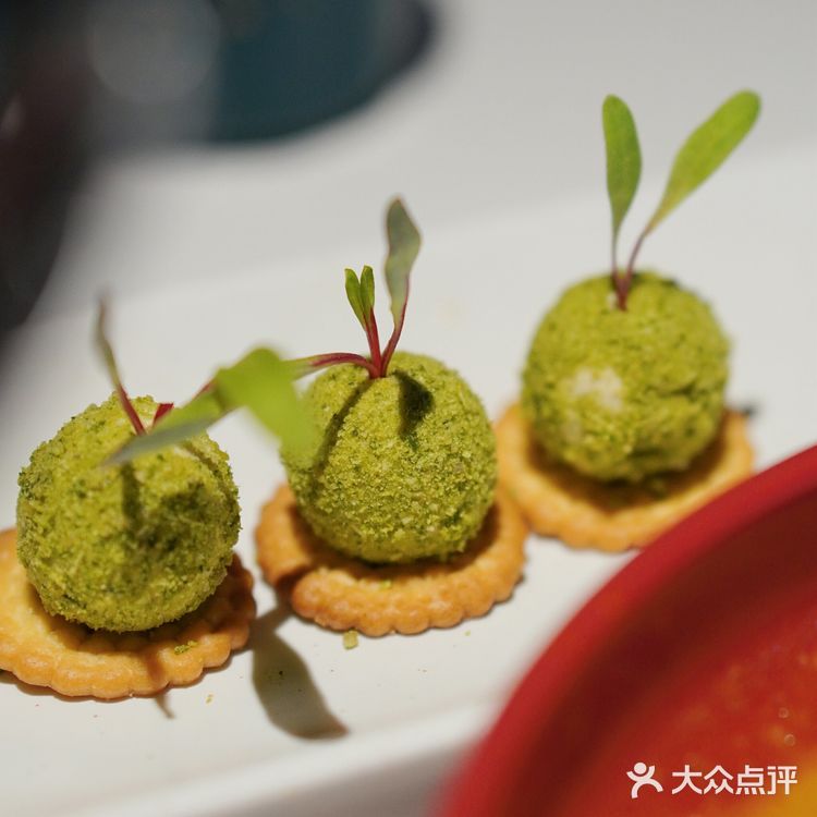 菠萝做咖喱，蟹粉配桃花❓也太会玩了