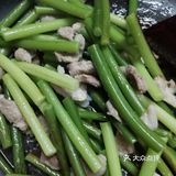 蒜心炒牛肉，入味