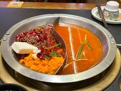 -沸炉重庆老火锅(军事博物馆店)