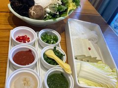 -额尔敦传统涮.冰煮羊火锅(乌兰察布体育场店)