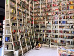 -钟书阁(松江泰晤士小镇店)