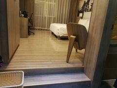 -西安大雁塔科技大学地铁站亚朵酒店