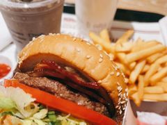 -The Habit Burger Grill 哈比特汉堡(复兴soho店)