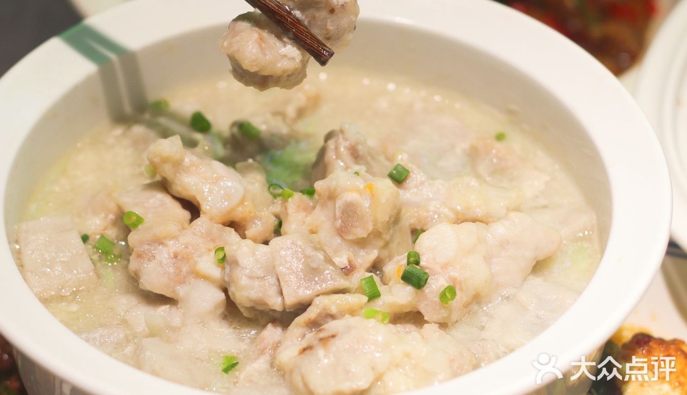 辣椒炒肉吃不烦，就是有点费米饭