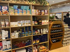 零售区-申德勒食品Schindler food center