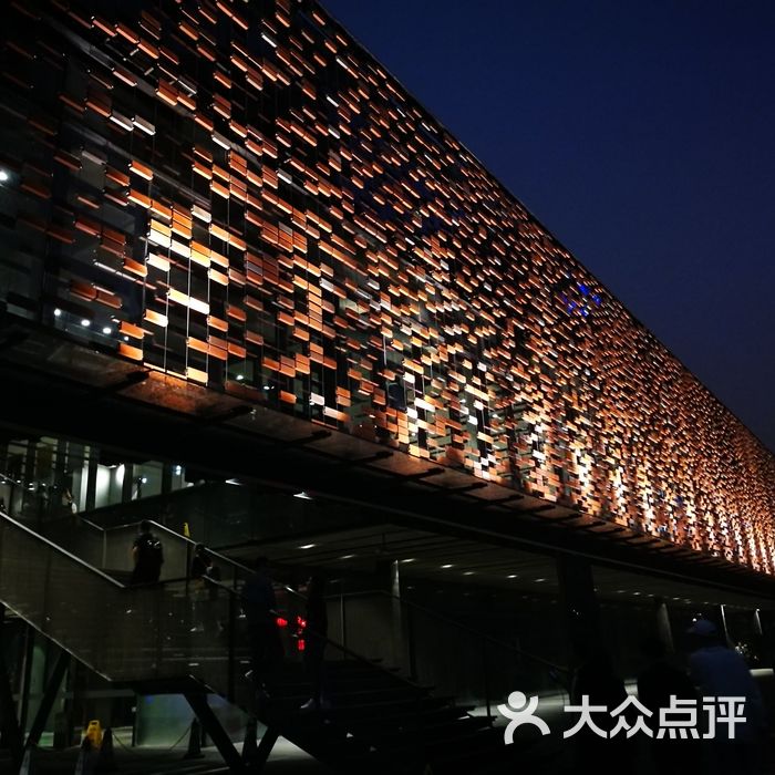 798北京艺术中心夜景图片
