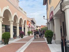 -佛罗伦萨小镇广佛名品奥特莱斯(疏港路店)