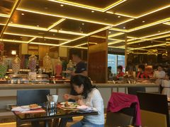 -大中华希尔顿酒店-念自助餐·嗨啤·小龙虾