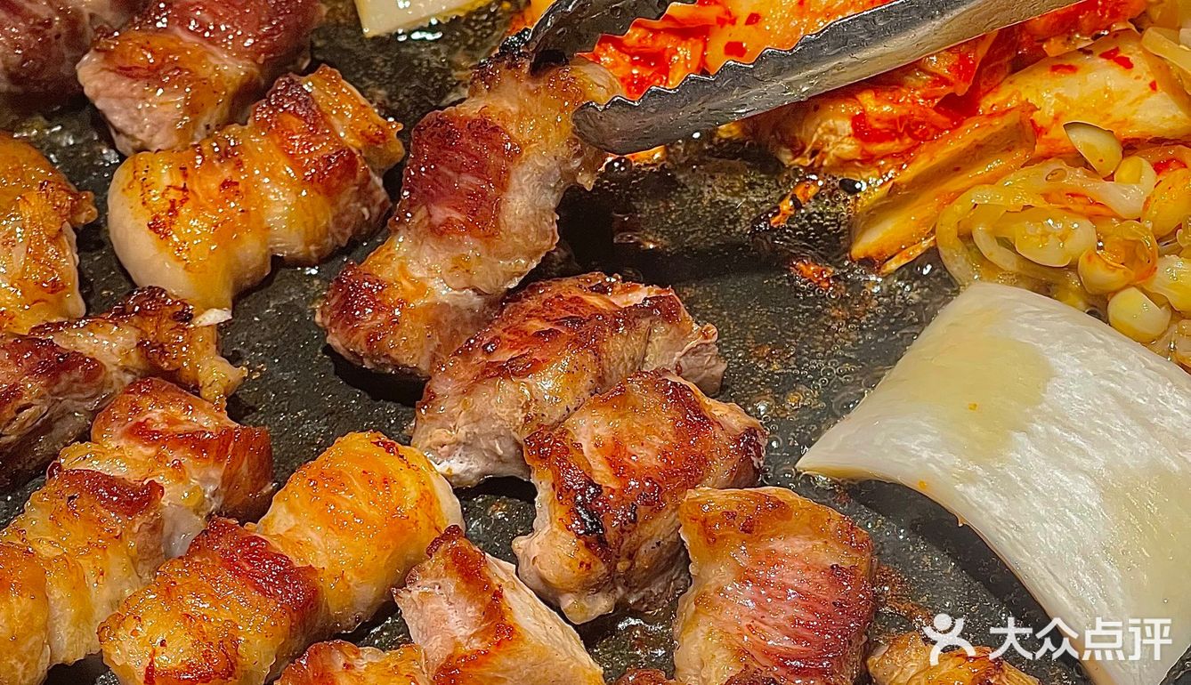 已经数不清和姐妹来过多少次的深夜烤肉