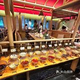 他家肉质真的好的没话说，清水锅都能涮出很香的肉味儿