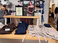 -Hollister(天环广场店)