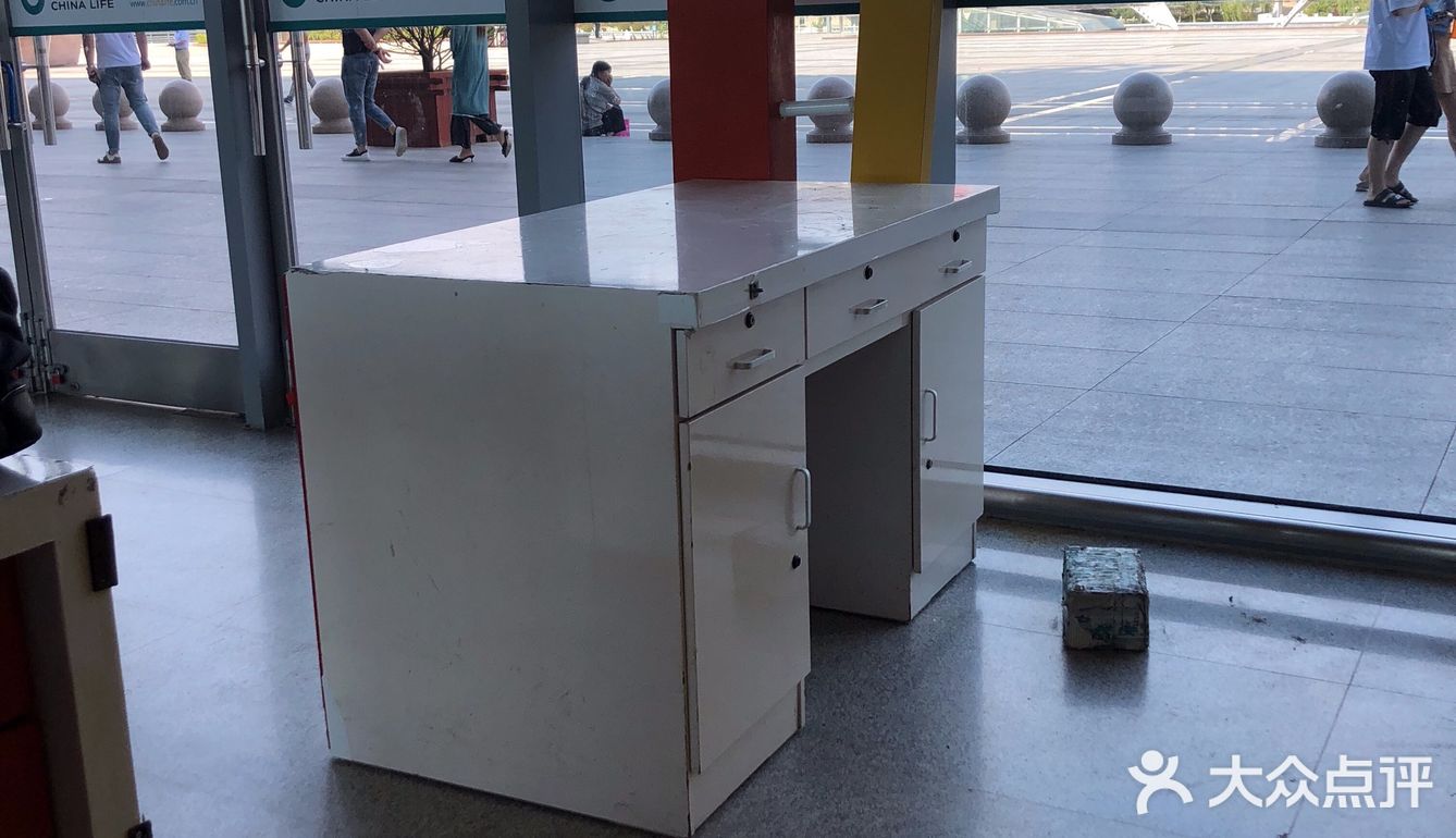 可是安检美女说没票不让进去，有监控啊，好吧