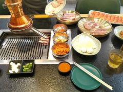 -臻牛烤肉