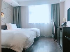 -桔子酒店(上海西藏北路地铁站店)