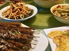 -霄汉牛三鲜湖北砂锅菜(万松园2店)