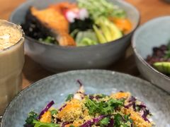 煎三文鱼牛油果色拉-Wagas沃歌斯(太古汇店)