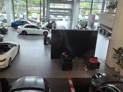 -上海星瀚奔驰4S店(红柳路店)