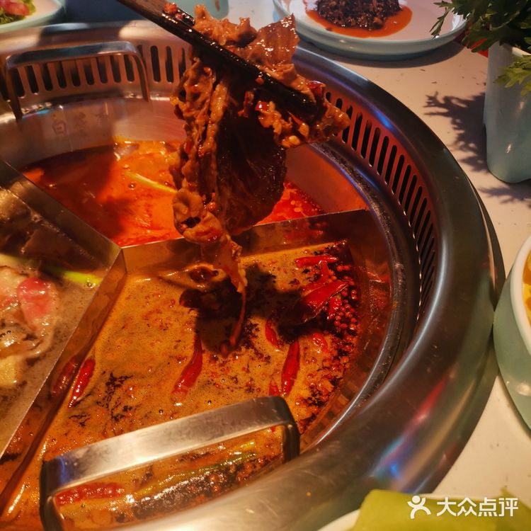 西安城墙根下🏰正宗的成都老火锅🔥，舌尖上的川渝美食！