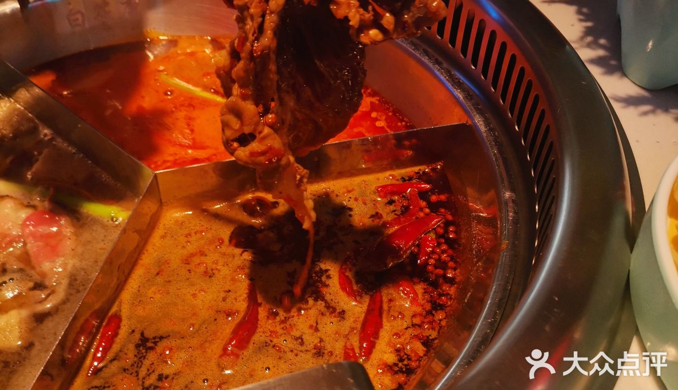 西安城墙根下🏰正宗的成都老火锅🔥，舌尖上的川渝美食！