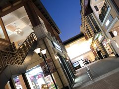 -王府井奥莱临潼小镇(临潼店)