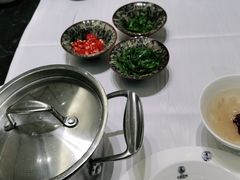 -红鼎豆捞·非遗鲍皇汤火锅(宝丰路店)