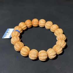 -灵彩珠宝(朗香街店)