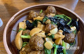 Egg White and Pork Meatballs in Sauce