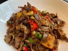 -鱼鲜饭香·招牌汽锅剁椒鱼头王