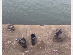 -多瑙河畔鞋履雕塑