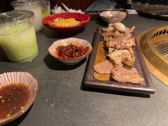 -铭牛烧肉·和牛海鲜自助(高新月牙湖店)