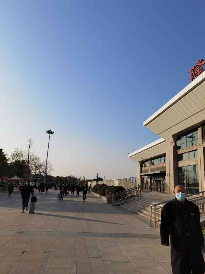 隆昌北站-"很久没有来坐高铁了,因为从一月回老家到现.