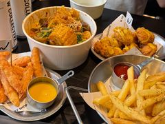 -W COLLECTIVE  DESSERT SHOP