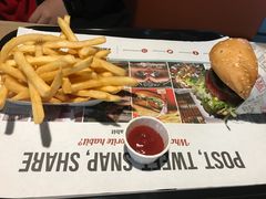 -The Habit Burger Grill 哈比特汉堡(复兴soho店)