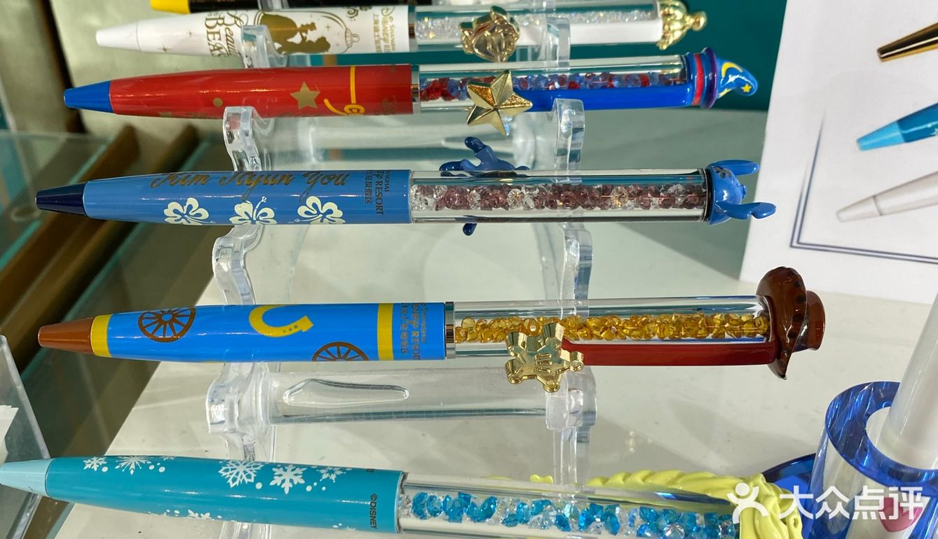 5斤重的水晶鞋[呲牙]难怪会掉