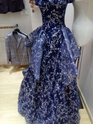 -觅白婚纱礼服馆