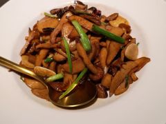 橄榄油炒野山菌-关东小磨东北菜(漕河泾印象城店)